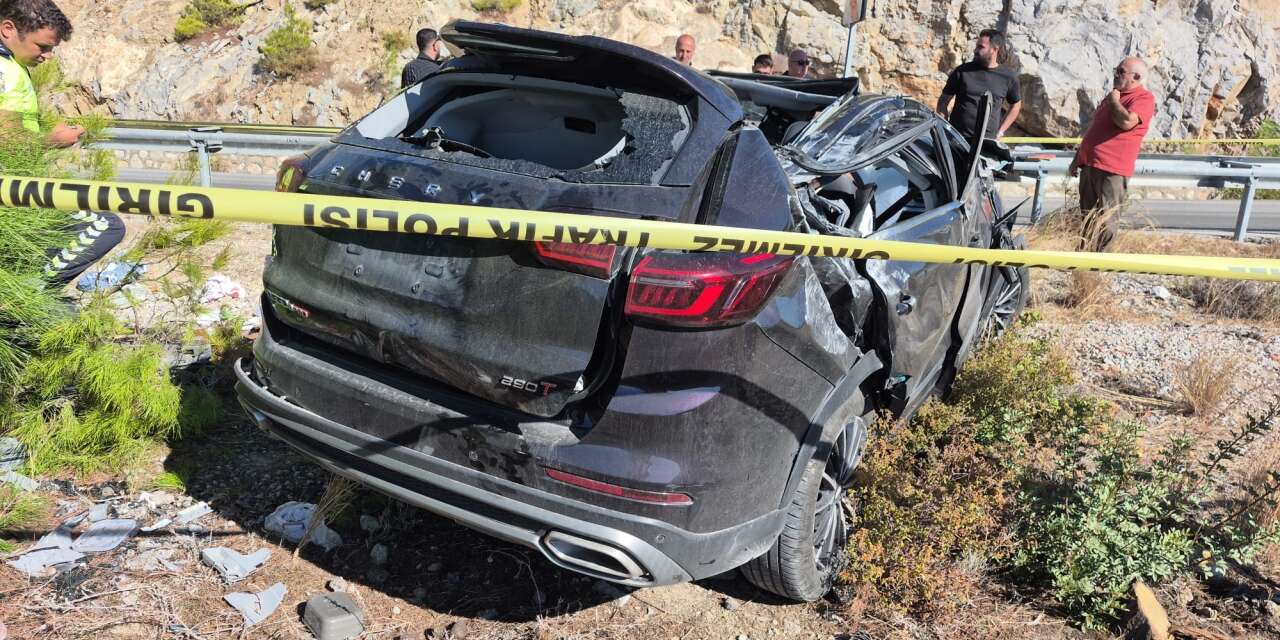 Bariyerlere çarpan otomobil takla attı! 20 yaşındaki Mustafa Alkan öldü