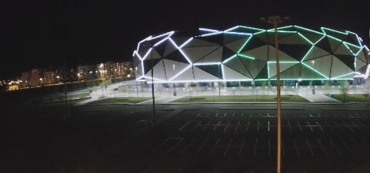 Stadyumda ışıklar yakıldı, İstiklal Marşı okundu