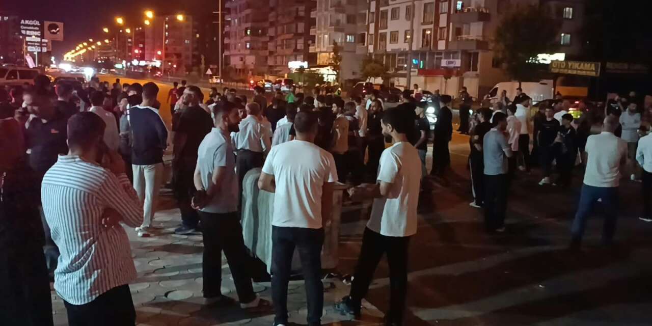 Yaşanan kaza mahalleyi ayağa kaldırdı! 1 ağır, 2 yaralı var