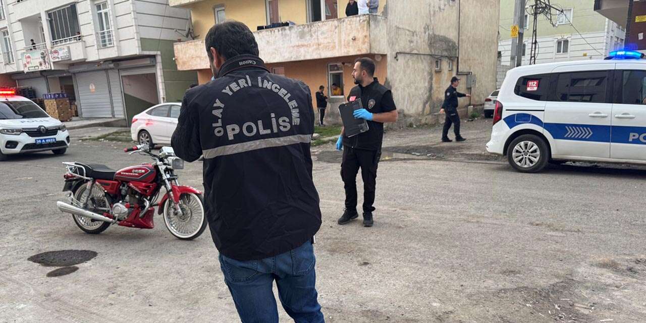 Anne-oğul evlerinin önünde silahlı saldırıya uğradı! Saldırgan yakalandı