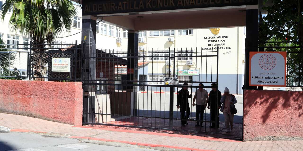 KPSS yapılan okuldan gelen ihbar ekipleri harekete geçirdi