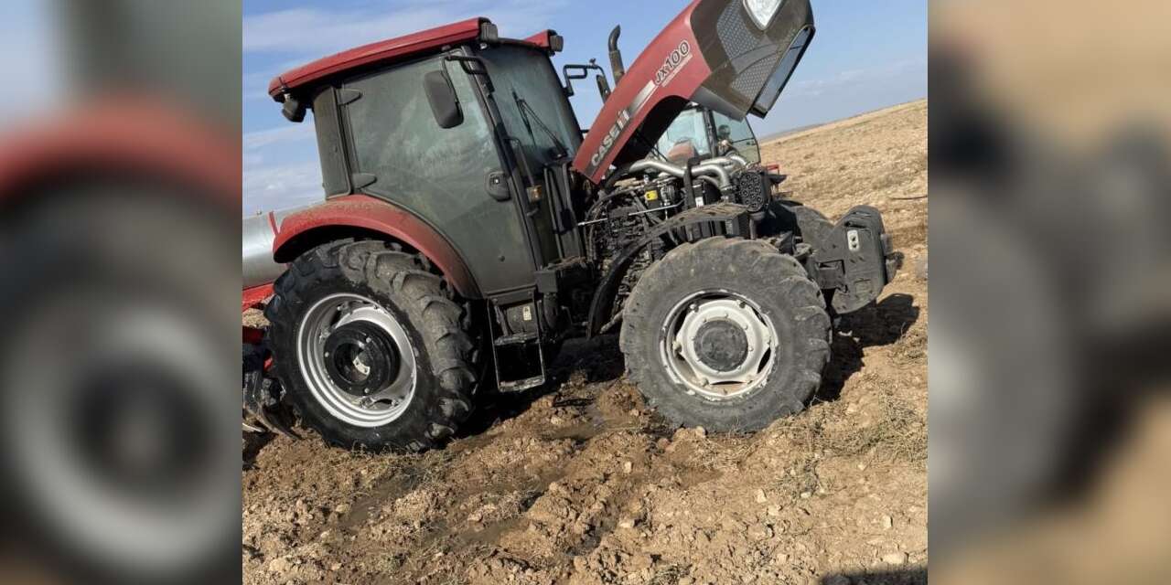 Konya’da tarlada korkutan yangın! Traktörde hasar oluştu