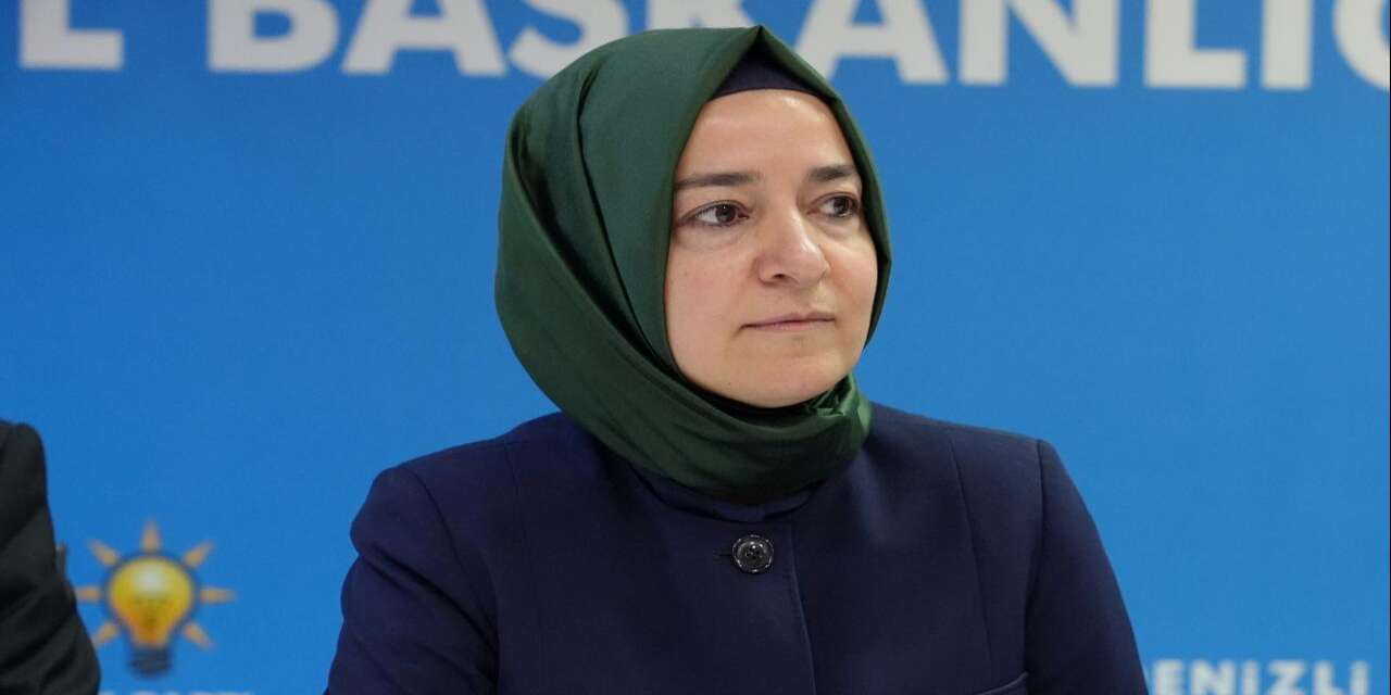 Fatma Betül Sayan Kaya AK Parti’den ihraç edildi