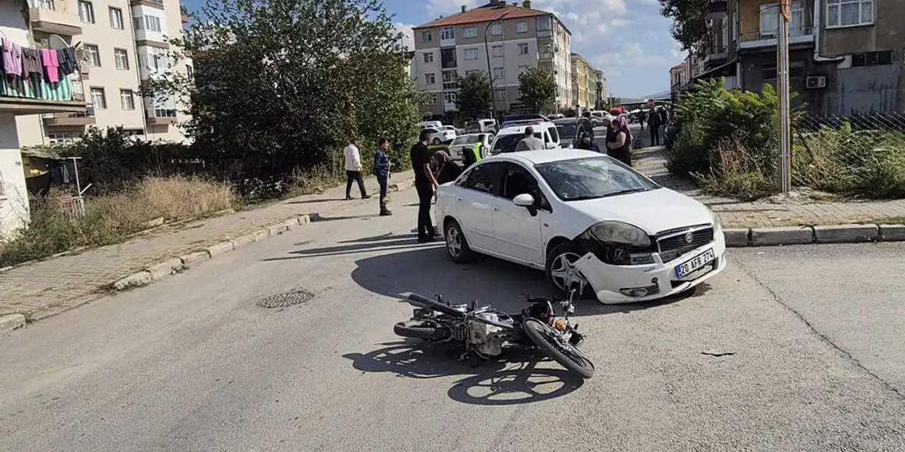 Konya’da kaza! Otomobille çarpışan motosiklet sürücüsü yaralandı