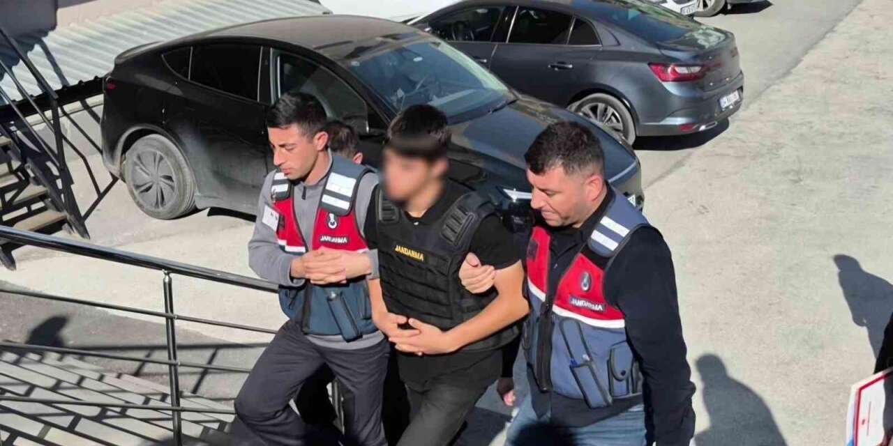 15 yaşındaki lise öğrencisi amcasını öldürdü! Mahkemeden ilk karar çıktı