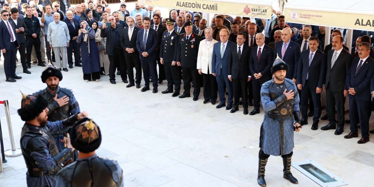 Konya'da 800 yıllık tarihin gölgesinde anlamlı tören! Kurtulmuş da izledi