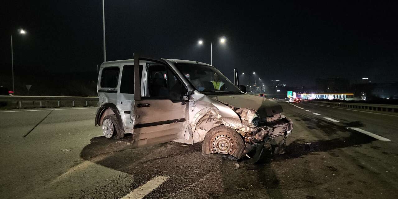Bariyerlere çarpan araçtan fırladı, olay yerinde yaşamını yitirdi