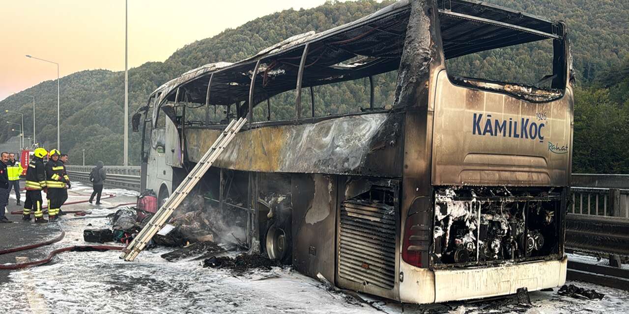 Otoyolda can pazarı! Yolcu otobüsü alev aldı