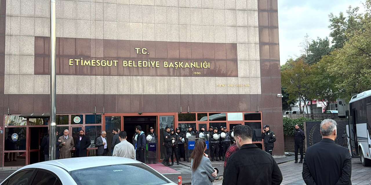 Etimesgut Belediyesi’ne yeni operasyon! 25 gözaltı