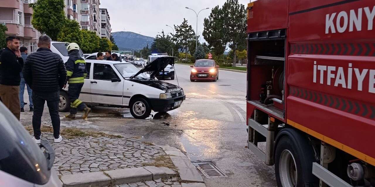 Konya’da seyir halindeki otomobilde can pazarı! Sürücü ve yolcu son anda kurtuldu