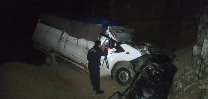 Konya'da kaza! Fren sistemi arızalanan sebze yüklü kamyonet kaçış rampasına girdi