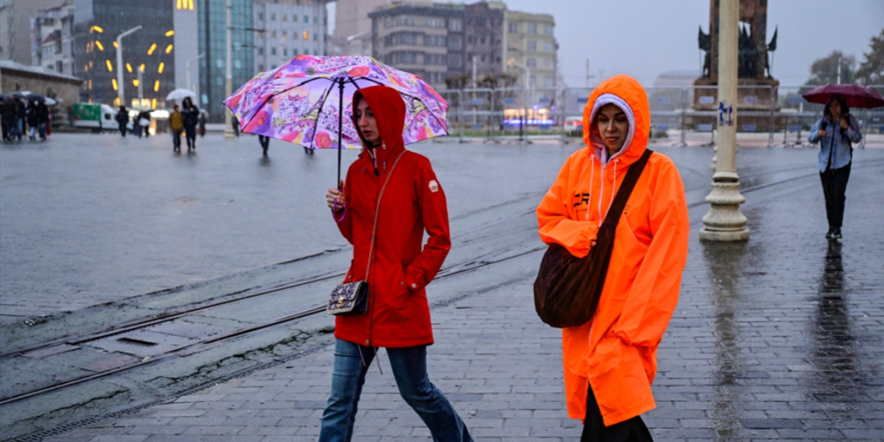 İstanbul'da okullar 15 Ekim'de tatil edildi