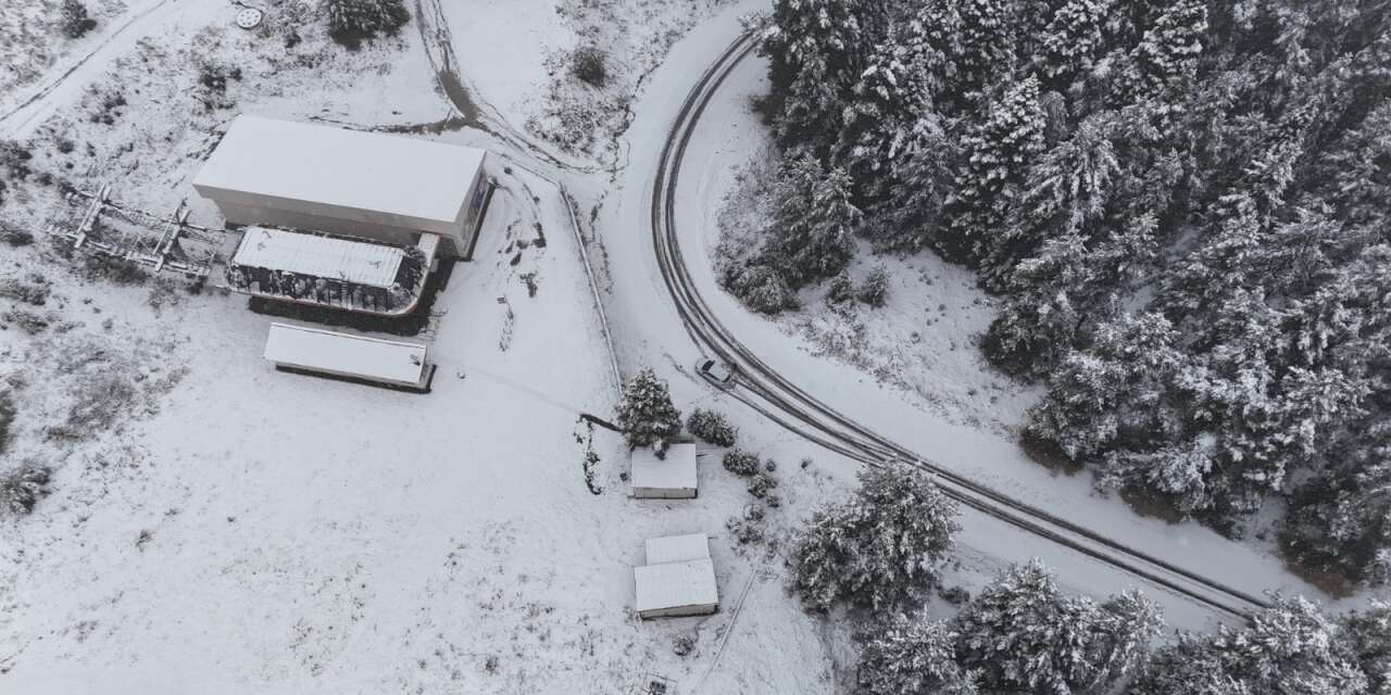 Kış erken geldi! Ünlü kayak merkezi beyaza büründü