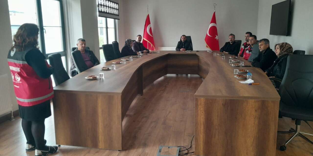 Konya’da sevgiyle kurulan aile bağı! Koruyucu aileler anlattı