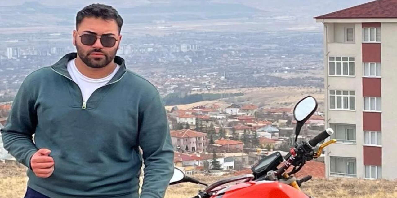 Otomobille çarpışan motosikletteydi! 21 yaşındaki Türksu Arı hayatını kaybetti