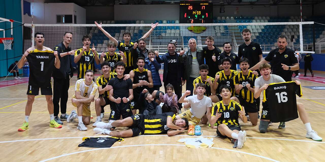 Konya’nın voleybol takımı 5’te 5 yaptı, zirveyi bırakmadı