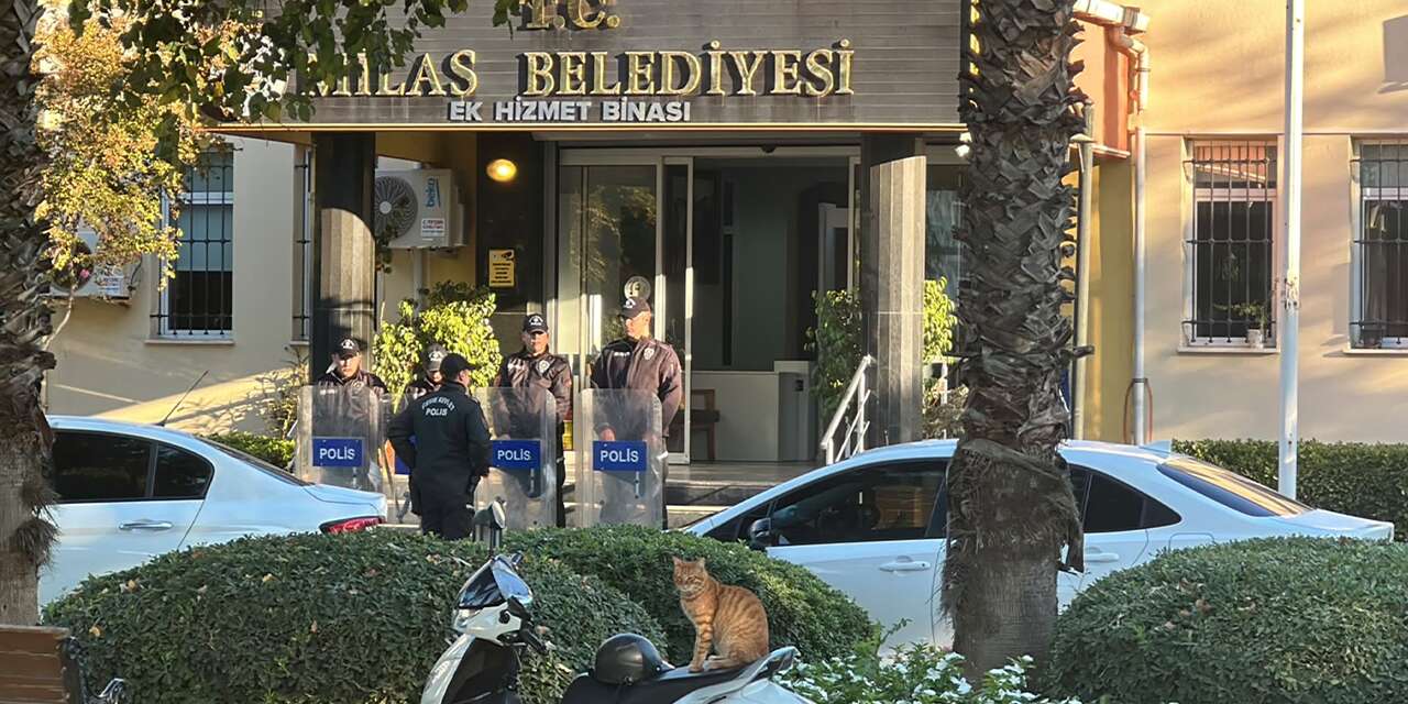 Milas Belediyesine şafak baskını! Başkan ve oğlu dahil 29 gözaltı