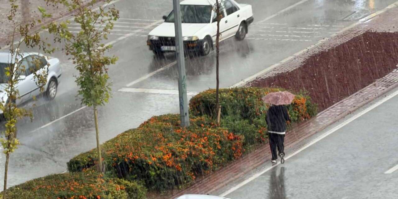 Konya’da gök gürültülü sağanak alarmı! AKOM uyardı