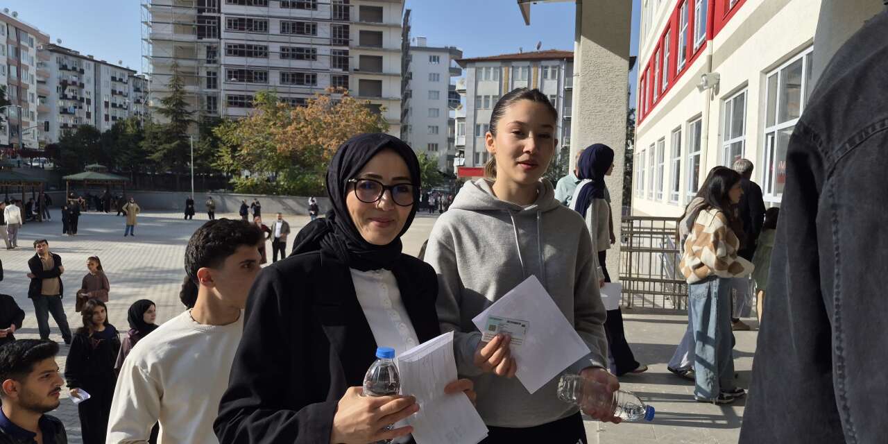 Anne-kız KPSS giriş belgelerini görünce şok oldular