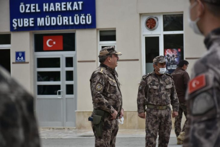 Aslan parçalarını Barış Pınarı bölgesine Konya Emniyet Müdürü Aydın uğurladı