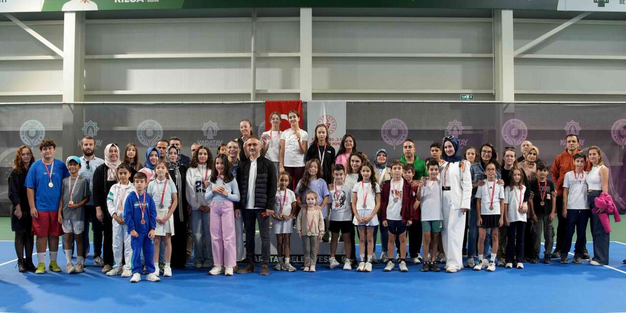 Konya’da 29 Ekim tenis turnuvası sona erdi