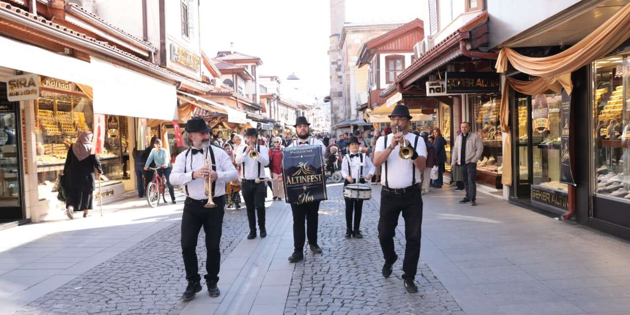 Konya'daki altın festivali milyonlara ulaştı