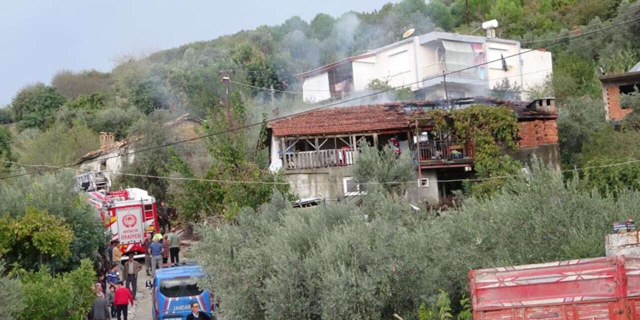 Benzinle ateş yakmak isterken evi küle döndü