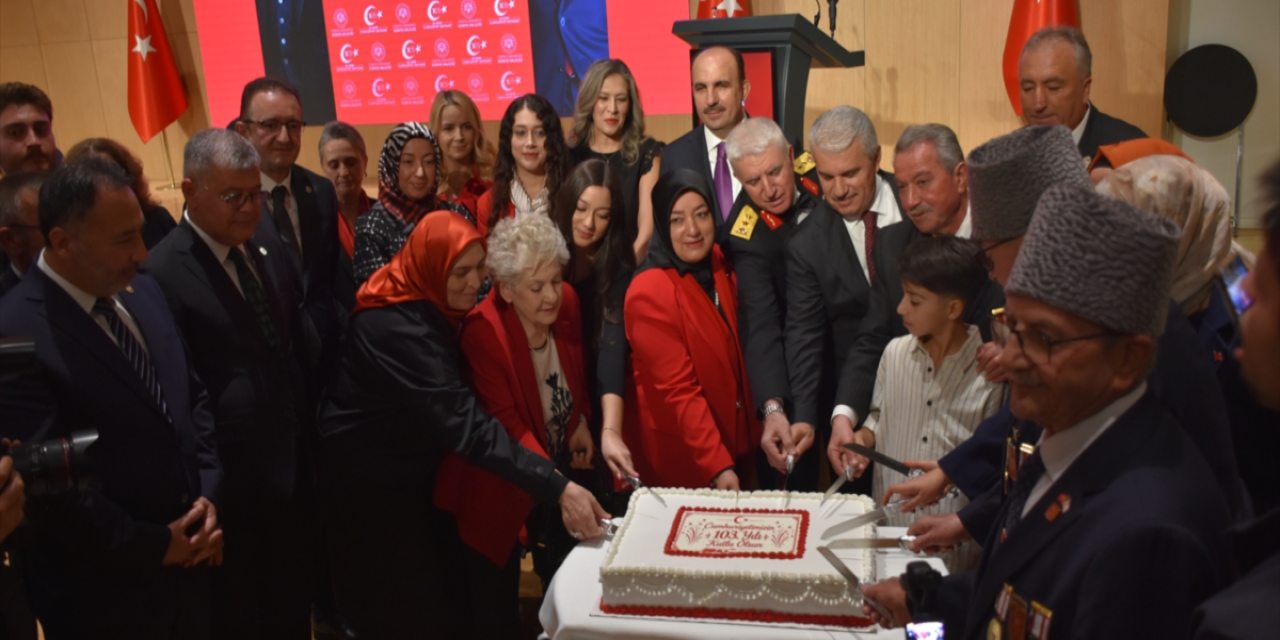 Konya'da Cumhuriyet coşkusu Taş Bina'ya taşındı