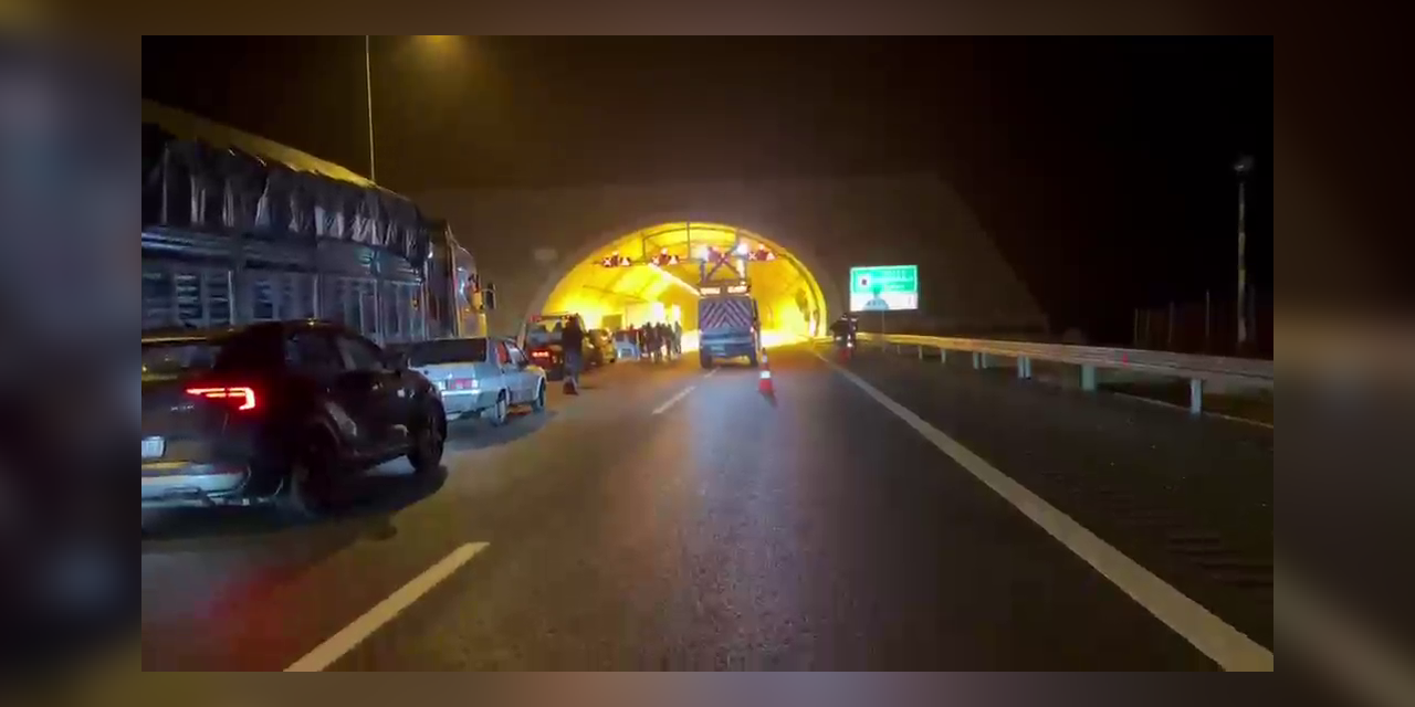 TIR tünelde alev aldı