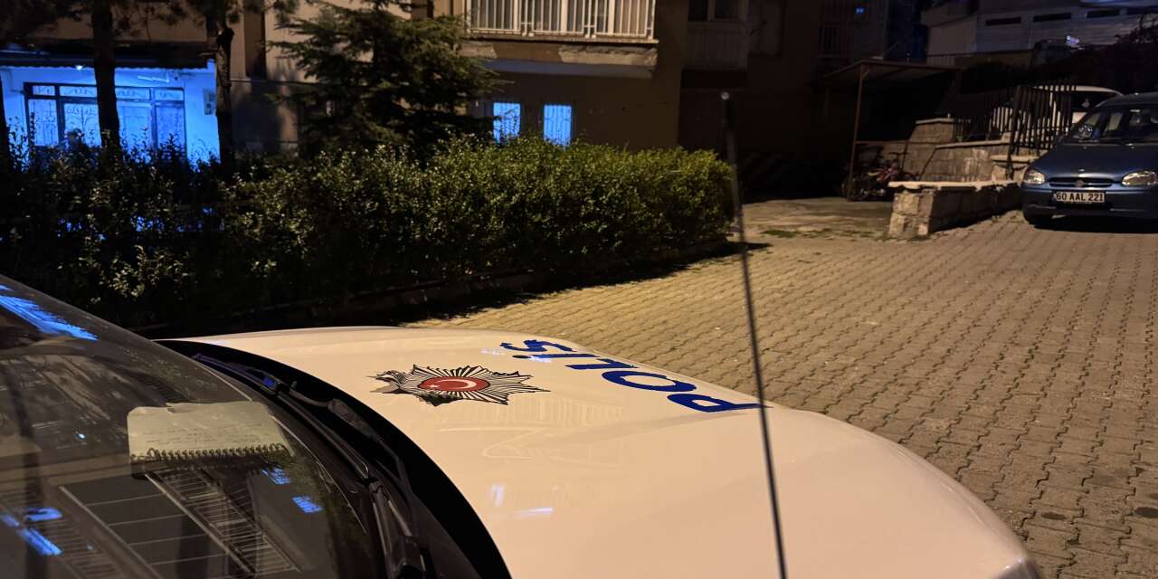 Yakınları merak edip evine girdi, cesedi bulundu