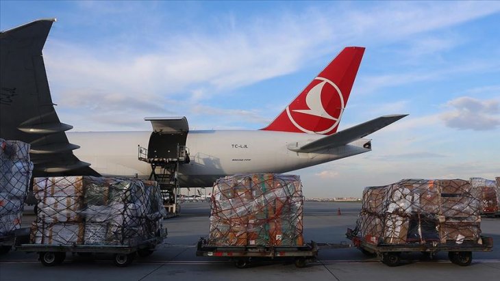 Türkiye'nin Filistin için hazırladığı tıbbi malzeme dolu uçak yola çıktı