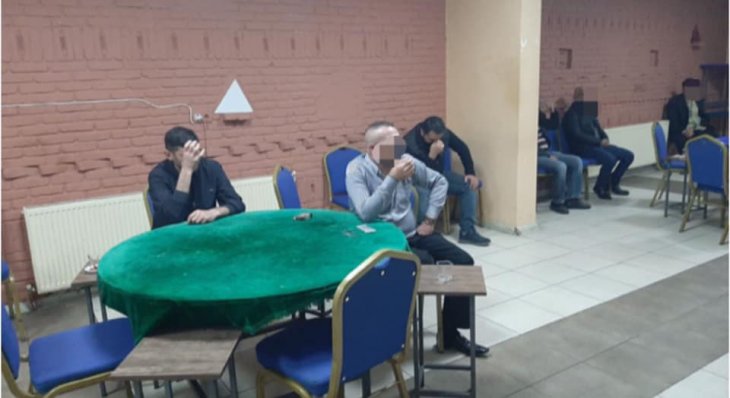 Konya’da bodrum katında okey oynarken yakalanan 16 kişiye ceza