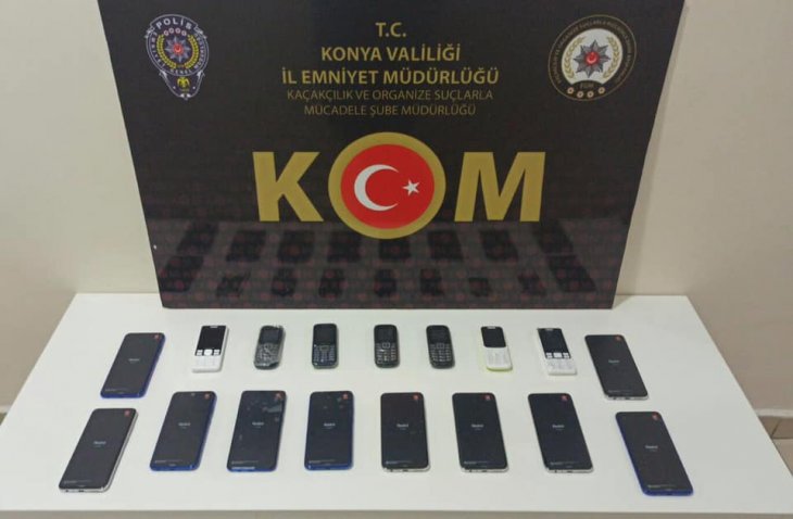 Konya’da 17 gümrük kaçağı cep telefonu ele geçirildi