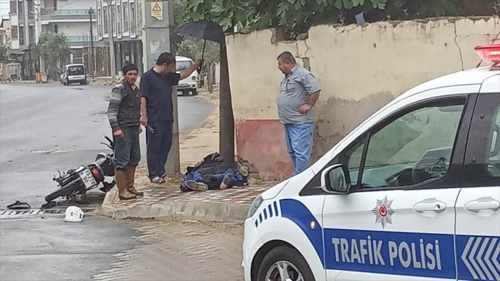 Feci kaza! Kamyonla motosiklet çarpıştı: 1 ölü, 1 yaralı