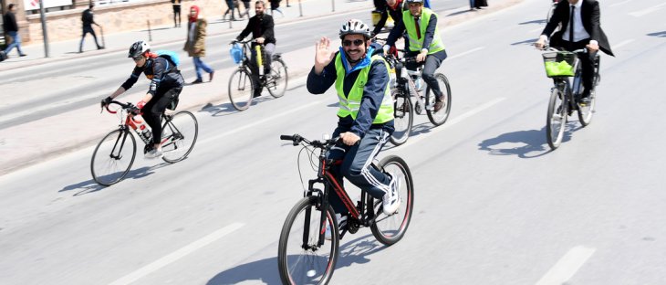 Başkan Altay: Koronavirüsten korunmak için en ideal ulaşım aracı bisiklettir