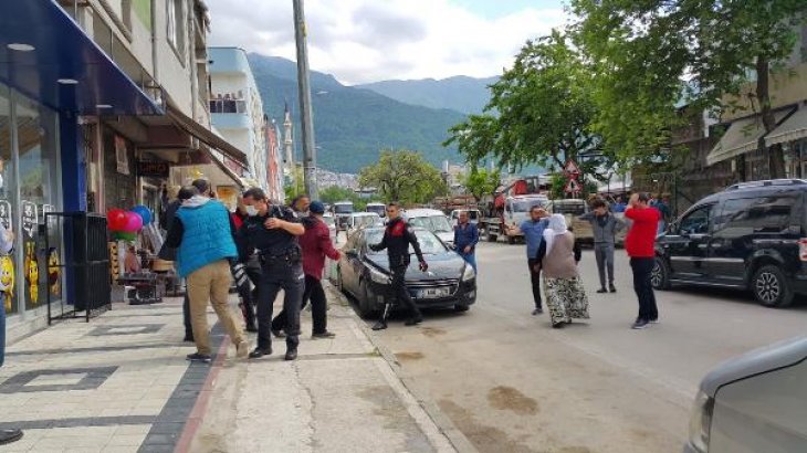 Borç kavgasında 3 kişi yaralandı, 4 kişi gözaltına alındı