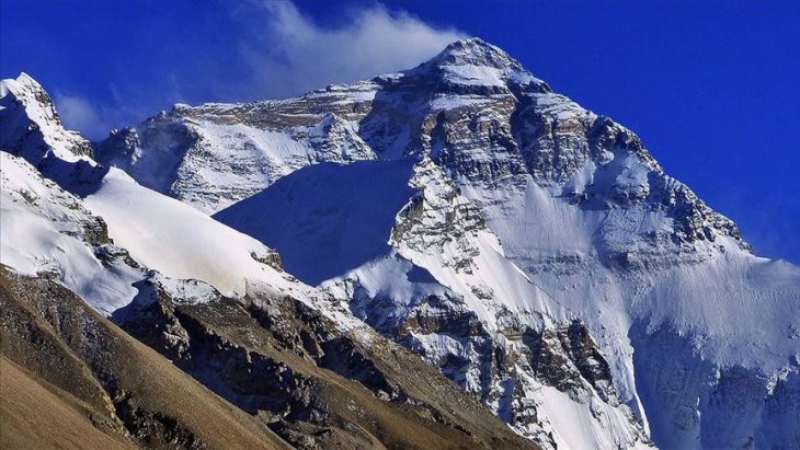 Everest Dağı'nın yüksekliğini yeniden ölçecekler