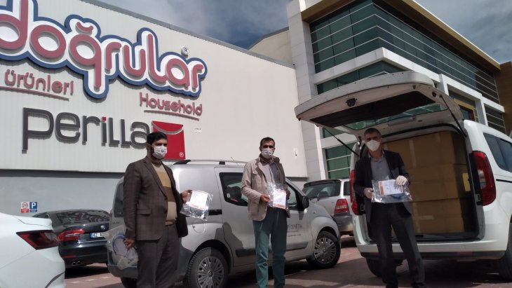 Konya’daki sağlık personeli için siperlik ürettiler