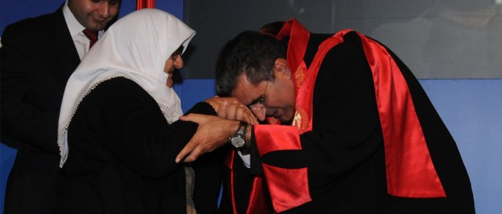 Konuk: Bu seneler anneler gününde bedenler uzak gönüller daha bir yakın olacak