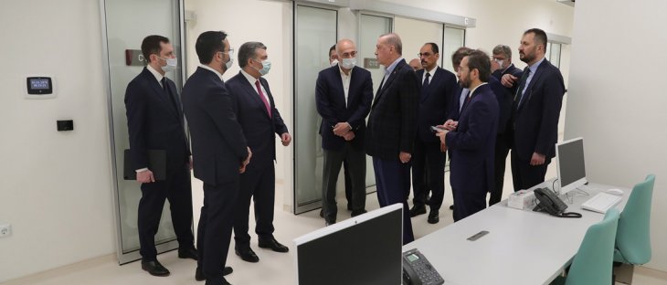 Cumhurbaşkanı Erdoğan, yapımı devam eden salgın hastanelerinde incelemelerde bulundu