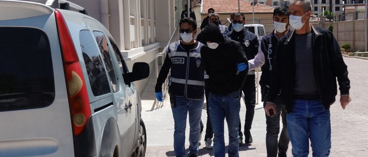 Konya'da duvar kırarak kuyumcu dükkanını soyan iki şüpheli yakalandı