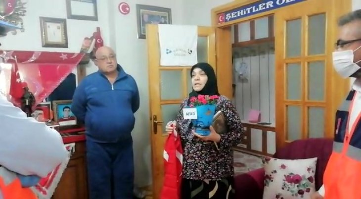 Konya’da AFAD gönüllüleri anneler gününü şehit annelerine ayırdı