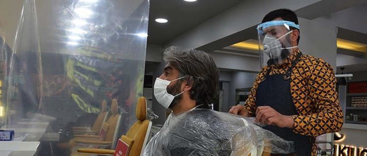 Berber, kuaför ve güzellik salonları yeniden faaliyete geçti