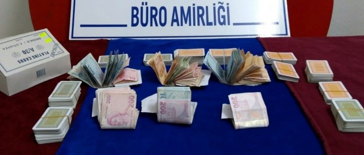 Konya'da 5 kişi kumar oynarken yakalandı