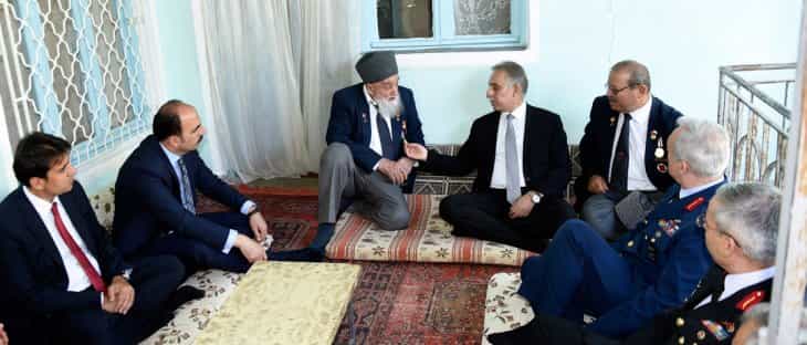 Konya'daki en yaşlı gaziyi ziyaret ettiler