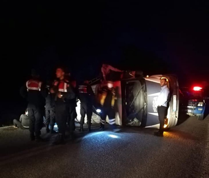 Konya’da minibüs devrildi: 4 yaralı