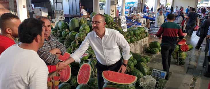 Başkan Kavuş'tan pazar ziyareti