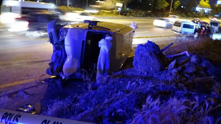 Feci kaza! Servis beklerken üzerine minibüs devrilen genç işçi hayatını kaybetti