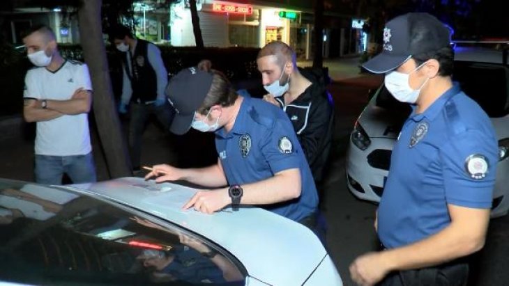 Sokağa çıkma yasağında saç ekim merkezine giden gençler 6 bin lira ceza yedi