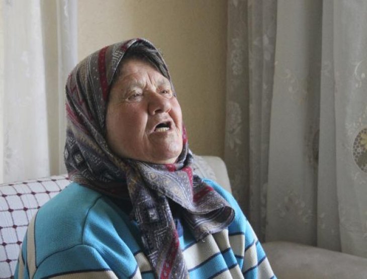 Melahat teyze 62 yıldır ‘Bu Vatan Kimin?’ şiirini okuyor